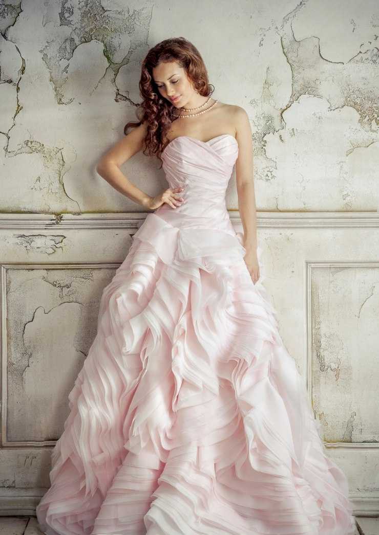 Розовые платья 2019-2020: фото модных фасонов - длинные, с открытой спиной, короткие, вечерние, свадебные