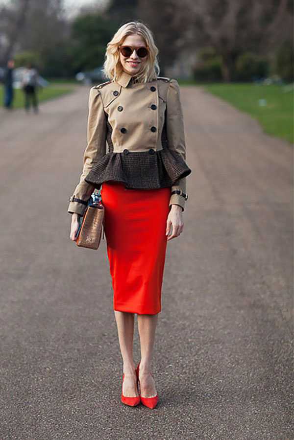 С чем носить стильную бордовую юбку-карандаш: кому идёт?