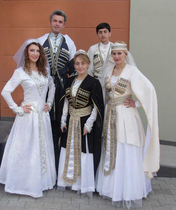 Грузинский национальный костюм: традиционная мужская и женская одежда, головные уборы, свадебное платье