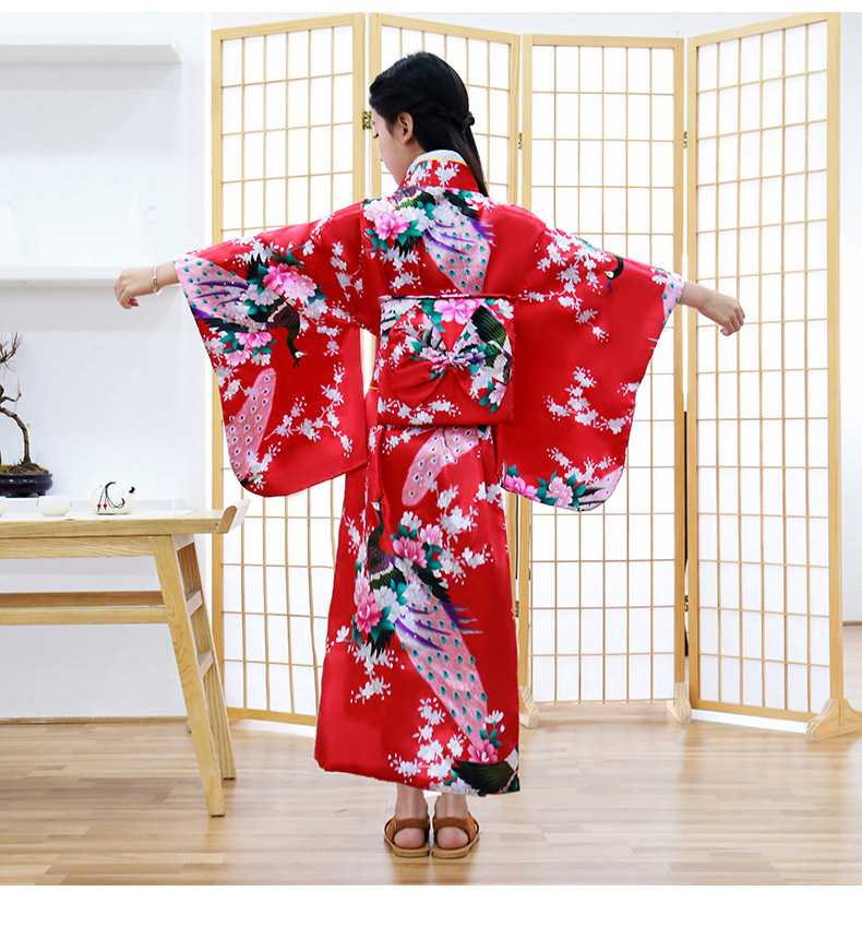 Мода на японский стиль в одежде для женщин в 2021 году: на фото платья и блузки, обувь и сумки, прически и макияж