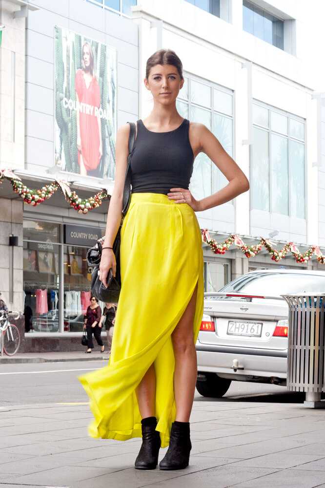 Желтая юбка: с чем носить, как сочетать, модные образы, фото