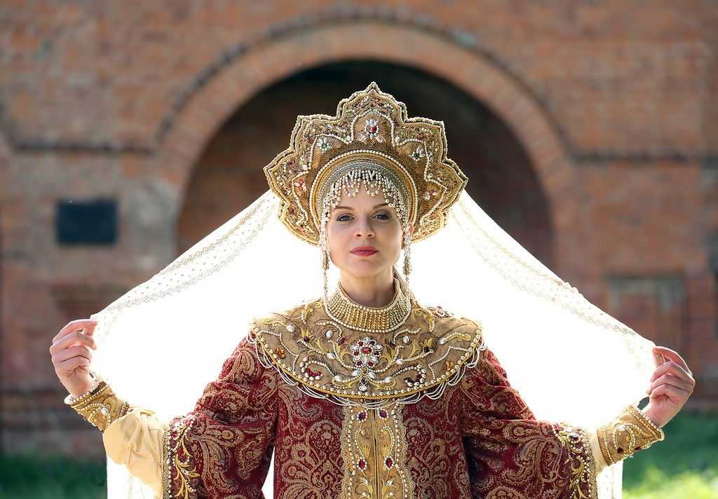 Свадебные платья в русском стиле: модные фасоны