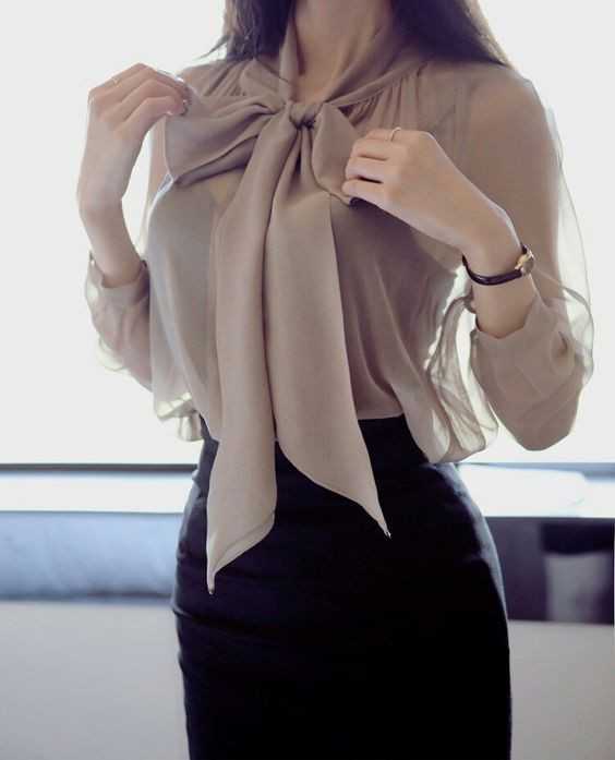 Блузки из шелка – модели с коротким и длинным рукавом на любой вкус