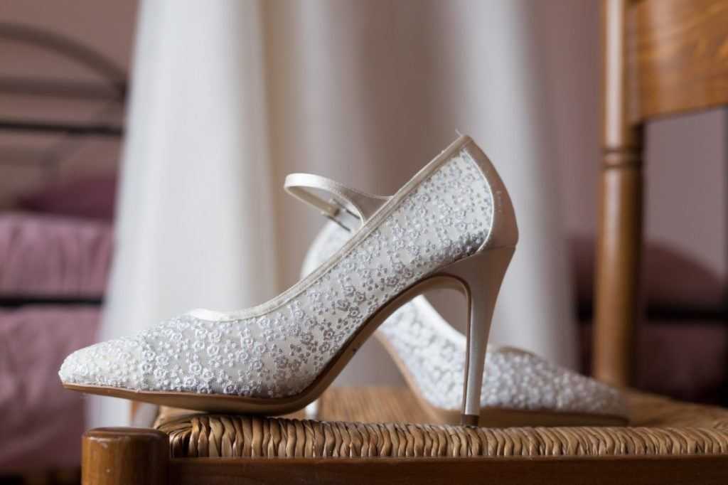 Свадебные туфли – основные требования, советы по сочетанию