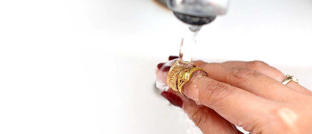 Как почистить золотую цепочку в домашних условиях быстро и эффективно