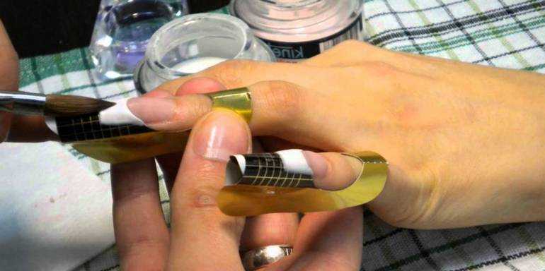 Наращивание ногтей гелем: поэтапная техника покрытия ногтей