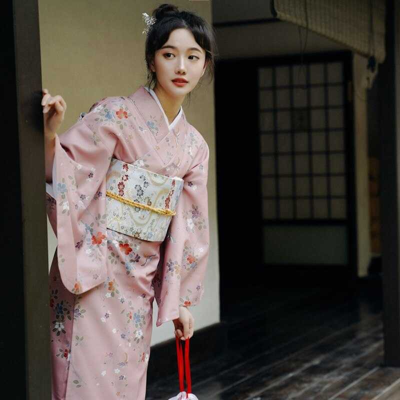 Реферат: характерные черты японского традиционного костюма