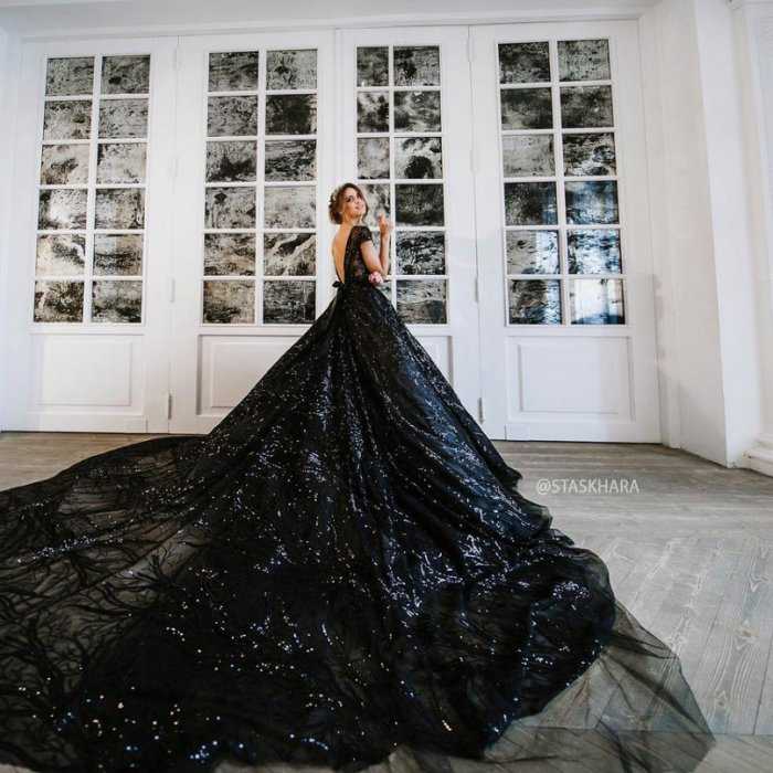 Модные черные кружевные платья: 70 королевских нарядов на каждый день