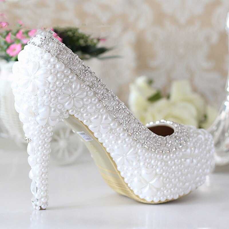 Странная свадебная обувь для невесты