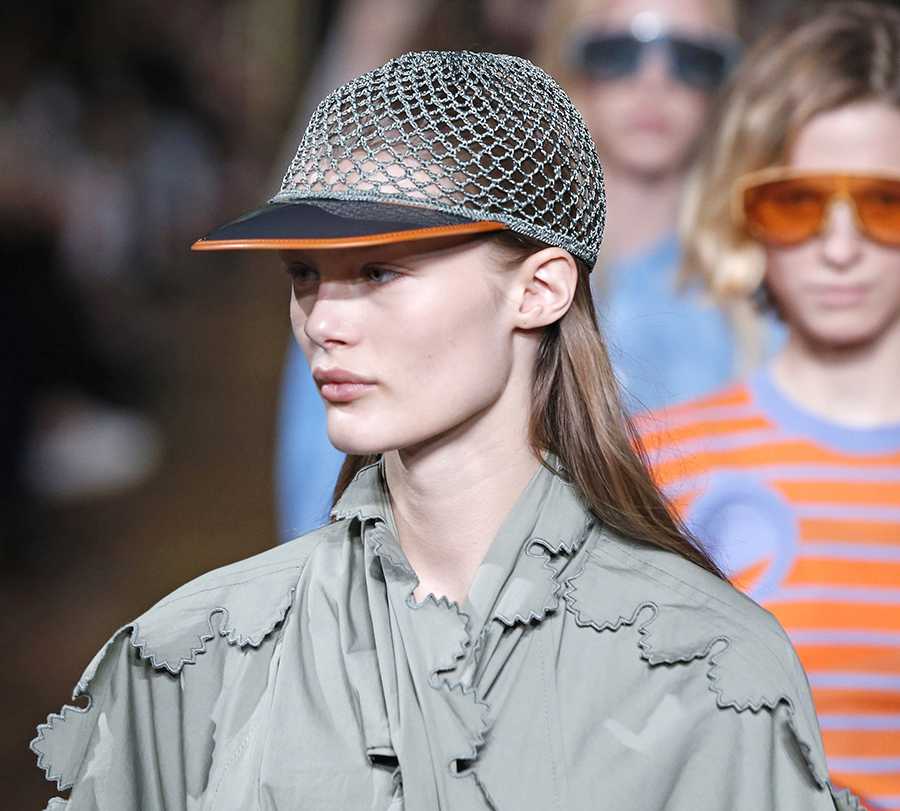 Модные кепки 2020, популярные стилевые направления, принты и расцветки