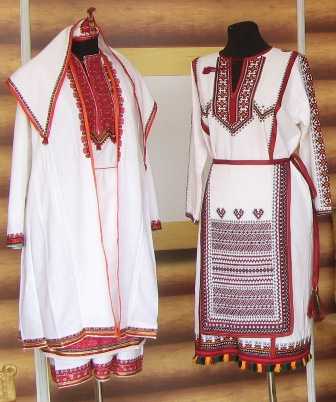 Удмуртский национальный костюм, орнаменты и узоры на костюме, национальная одежда девушек