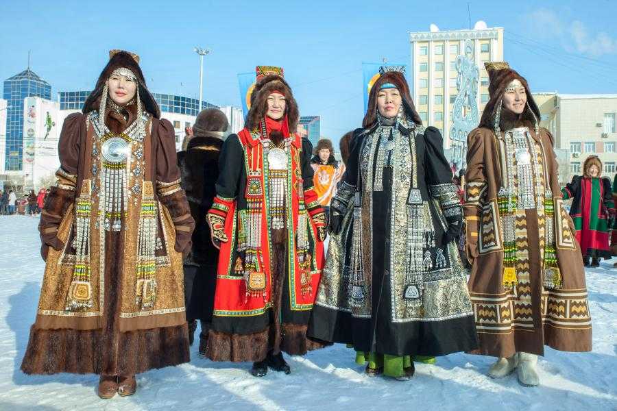 Якутский национальный костюм, одежда якутов и чукчи своими руками, народный костюм и национальные украшения
