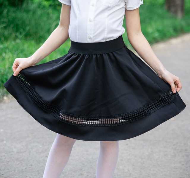 Черная юбка-полусолнце (32 фото)- практичная, удобная, универсальная