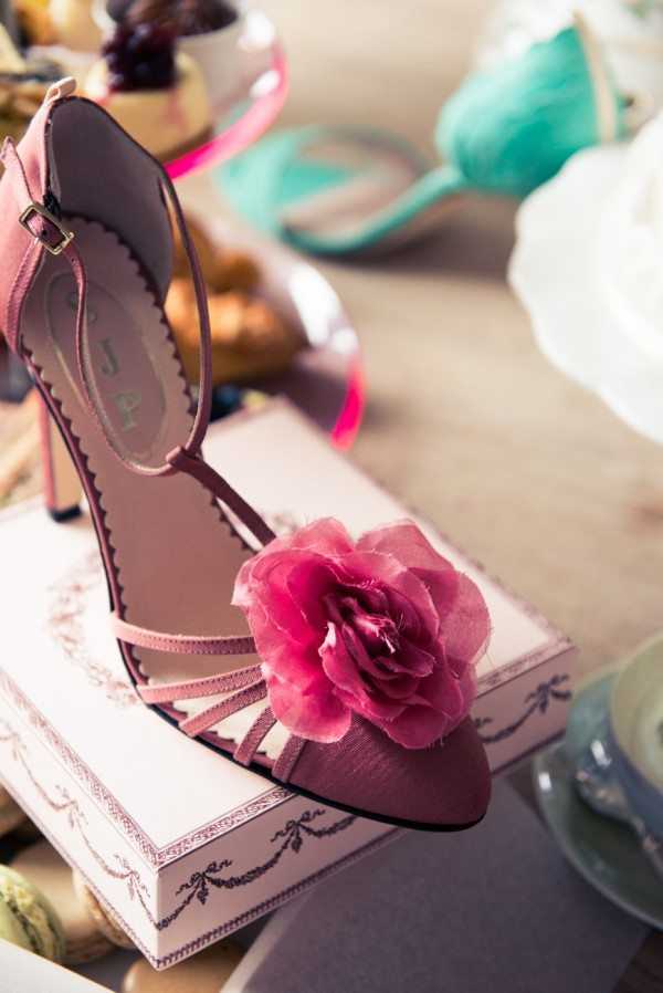 Розовые туфли — с чем носить и где купить