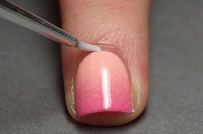 Как правильно наносить лак на ногти: равномерное нанесение
