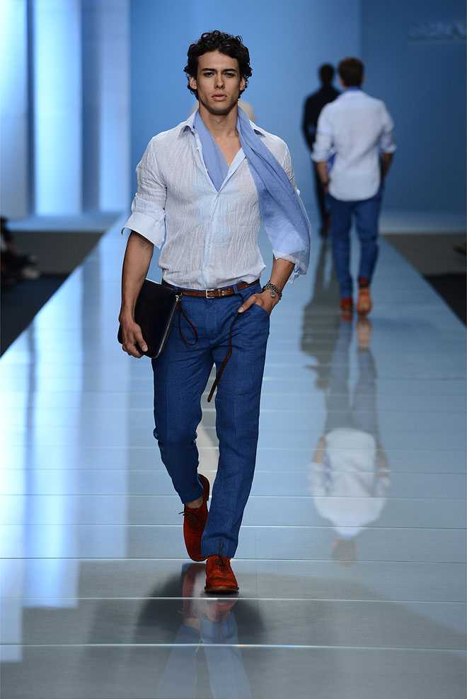 Мода: как можно модно заправить рубашку в джинсы