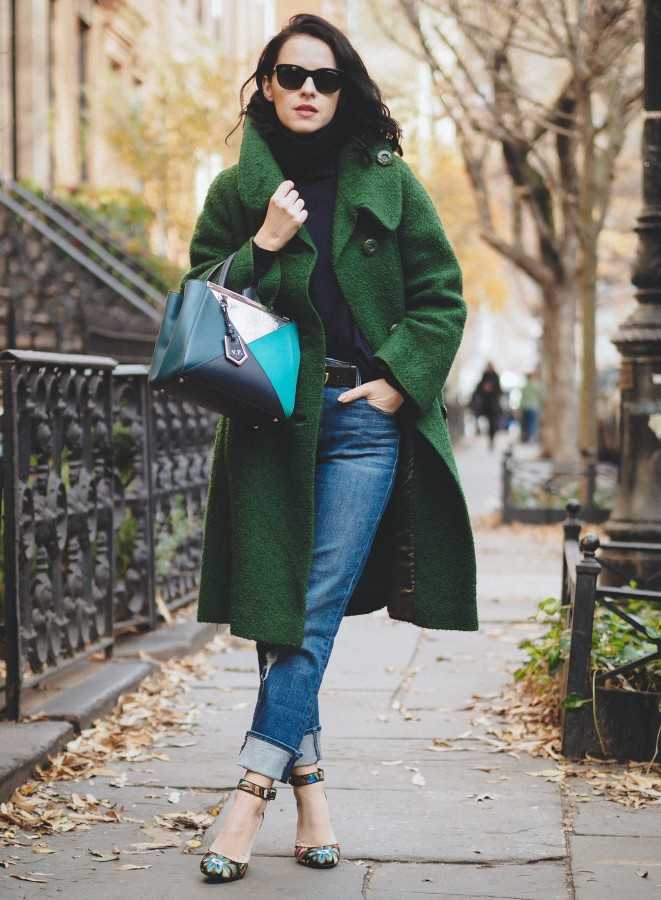 Зеленое пальто: самые актуальные модели, сочетание оттенков и цветов Выбор одежды под низ, головного убора, обуви и аксессуаров, а также другая полезная информация