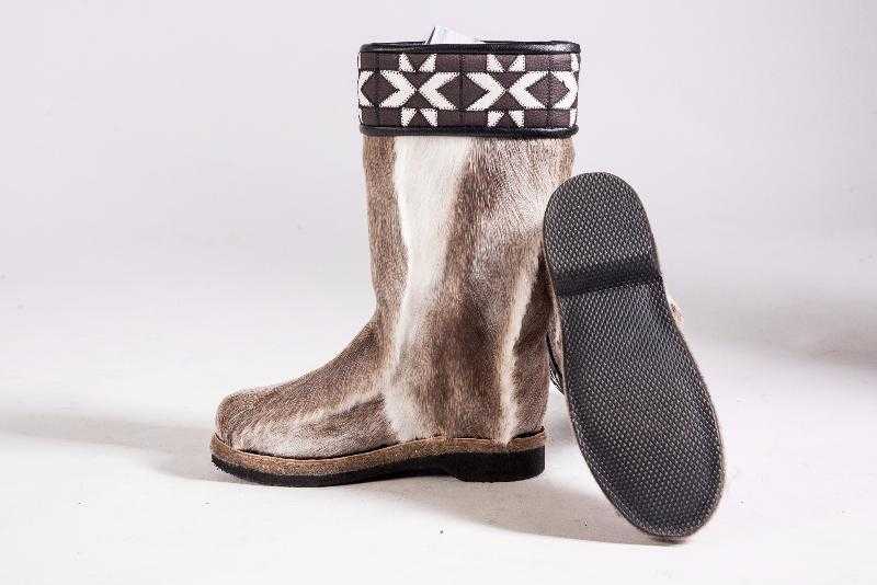 Женские унты: стильная обувь на зиму, с которой не страшны морозы