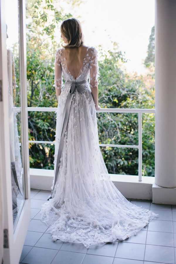 Серое свадебное платье – новое решение в свадебной моде