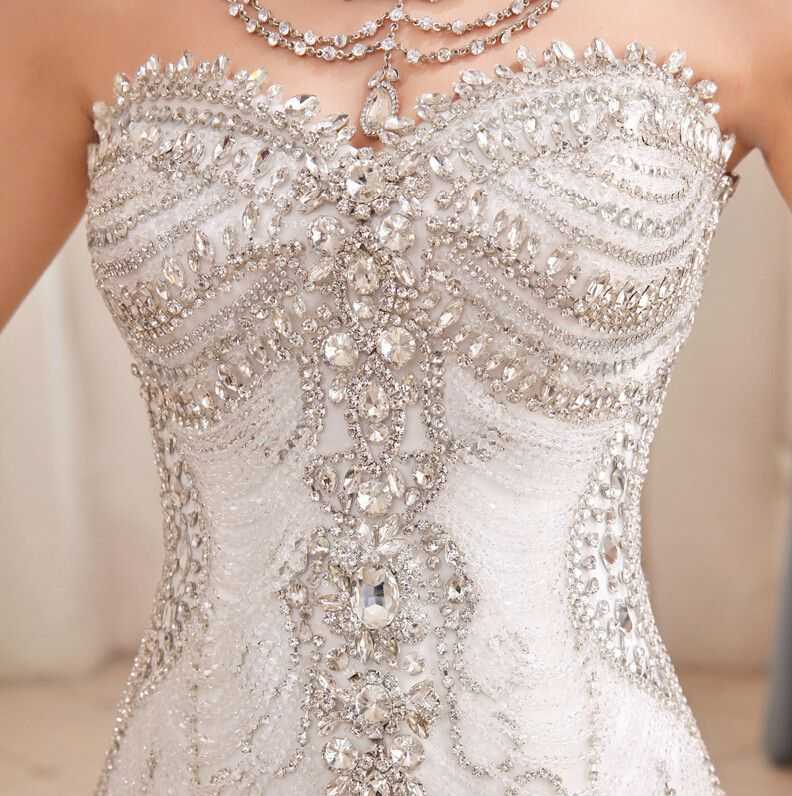 Свадебное платье с корсетом из жемчуга