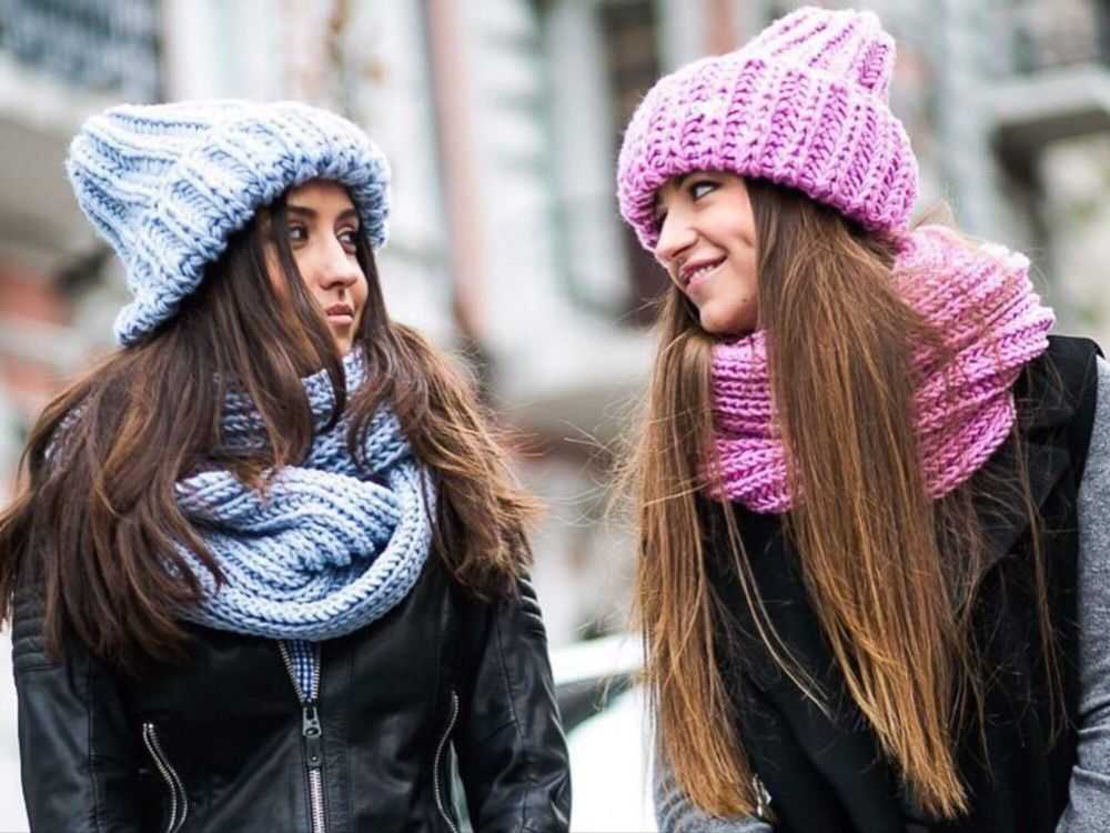 Модные вязаные шапки 2021 года: тренды и тенденции осени-зимы 2021-2022
