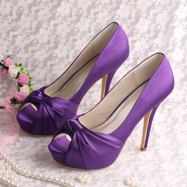 Фиолетовые туфли: как составить образ