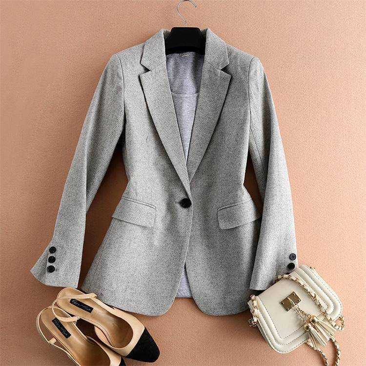 Серый жакет: удачно пополнит гардероб любой модницы