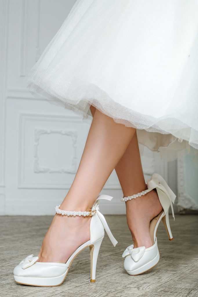 Какую нужно выбирать обувь на свадьбу для невесты летом, весной, зимой и осенью