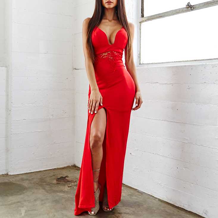 Соблазнительное и страстное красное платье в пол