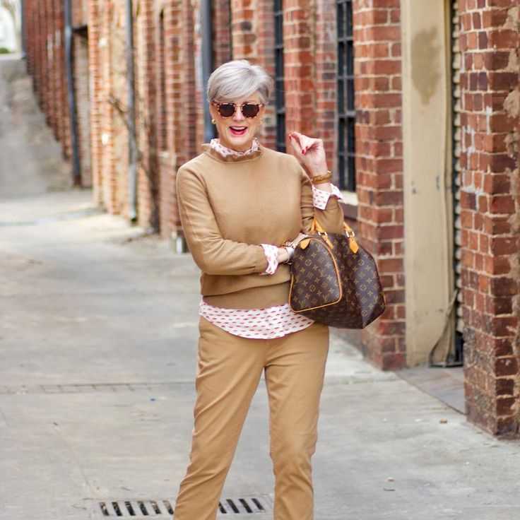Как составить модный и стильный гардероб для женщины 50 лет и старше: 80 фото, советы стилистов, модные луки 2021-2022 года