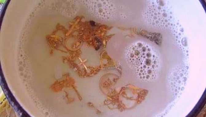 Как почистить золотую цепочку в домашних условиях? чем быстро и эффективно отмыть браслеты и кольца от черноты, как освежить старую цепь
