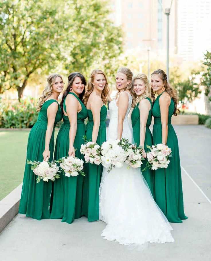 Зеленые свадебные платья - модели и фасоны 2021 года, аксессуары к ним, советы по выбору, фото и видео
