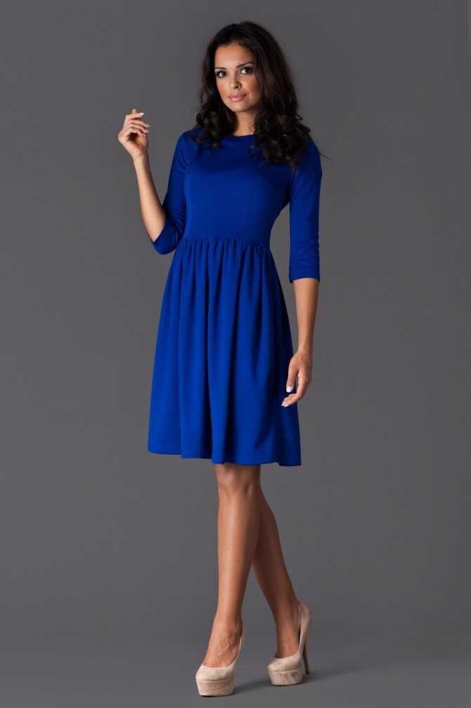 Макияж под синее платье, особенности, необходимая косметика