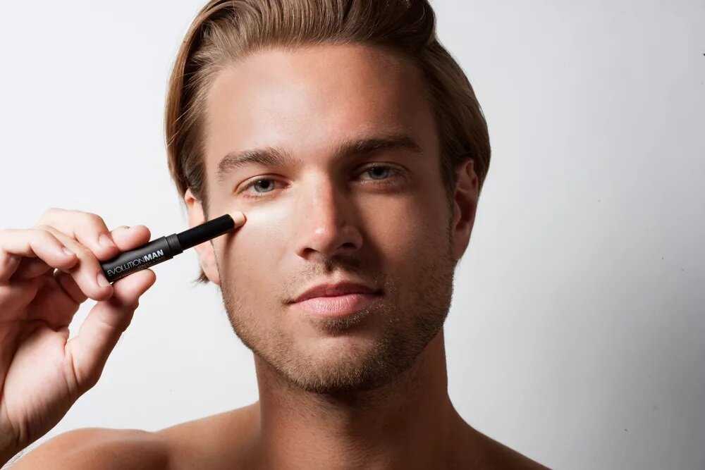 Мужской макияж: что нужно знать визажисту?  | pro.bhub.com.ua