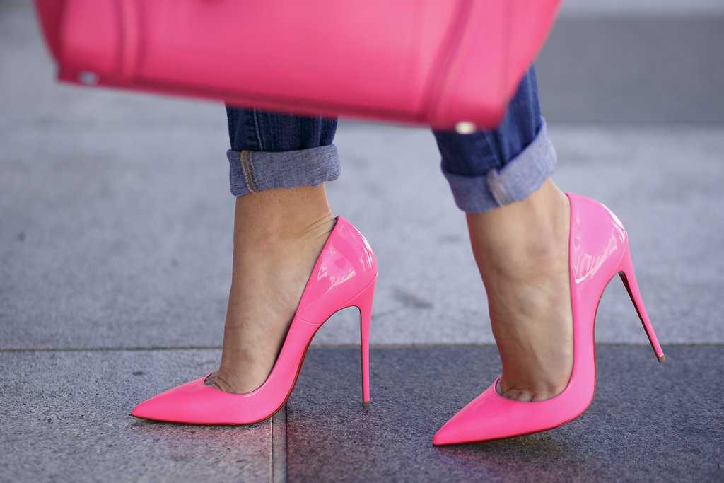 Розовые туфли для смелых и элегантных модниц