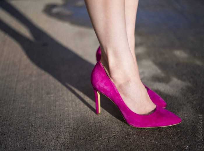 С чем носить туфли цвета фуксии: цветовые гаммы и яркие образы