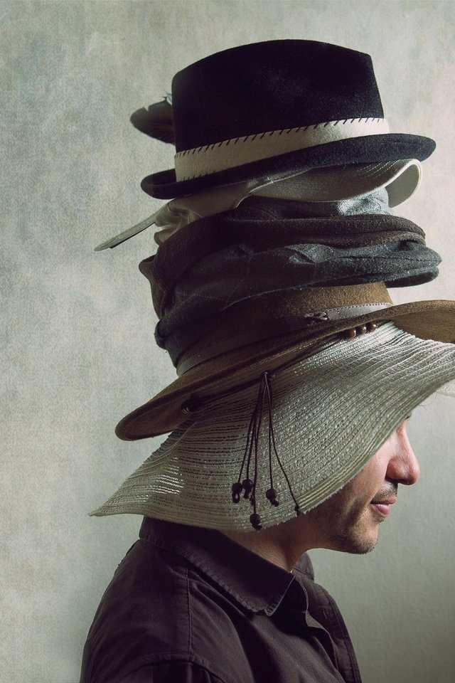 С чем и как можно носить шляпу