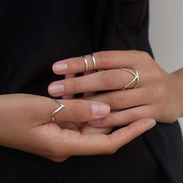 Фаланговые кольца из золота и серебра, двойные с изгибом на две фаланги, большие и длинные на весь палец