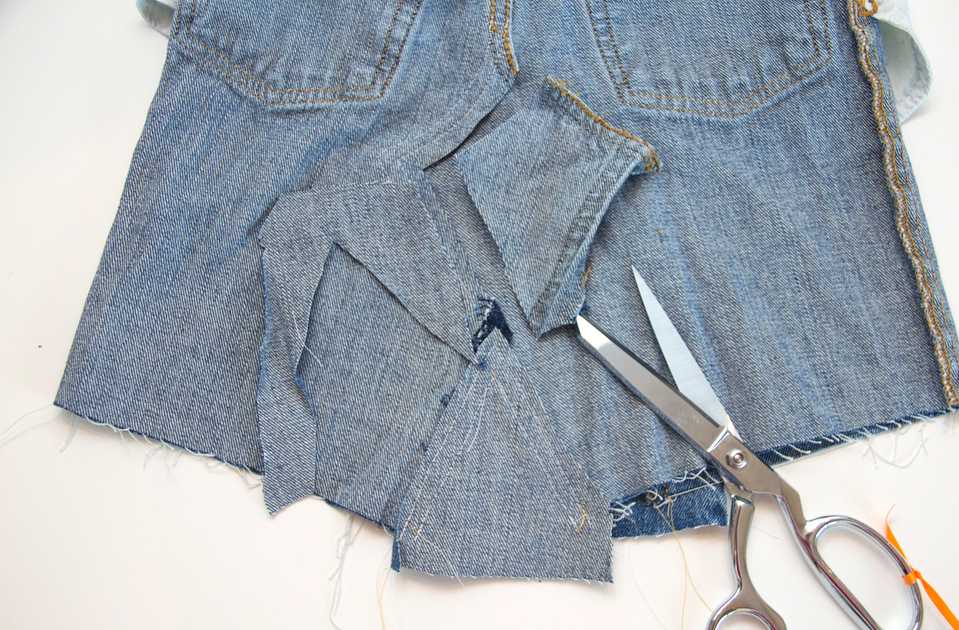 С чем носить джинсовую юбку 2021-2022? стильные фото образы с денимом