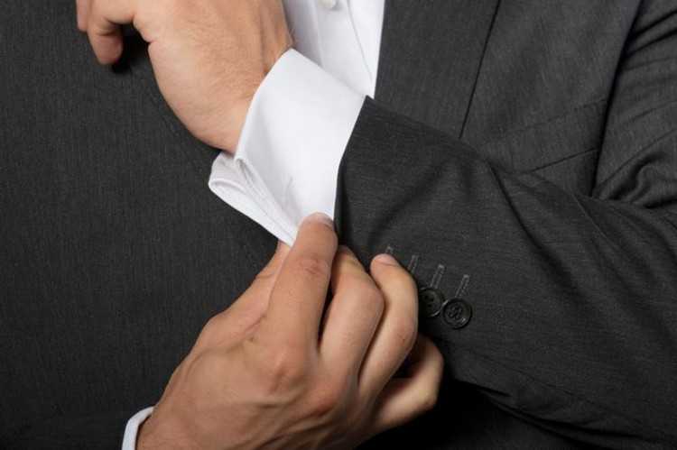 Как правильно носить запонки: инструкция и полезные советы для мужчин