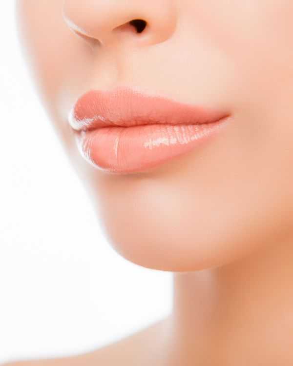 Сухая кожа губ: методы мощного увлажнения (2021)