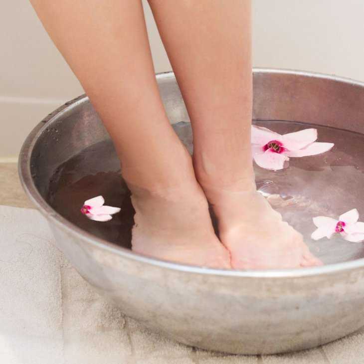Ванночки для ног в домашних условиях - лучшие рецепты - l’officiel