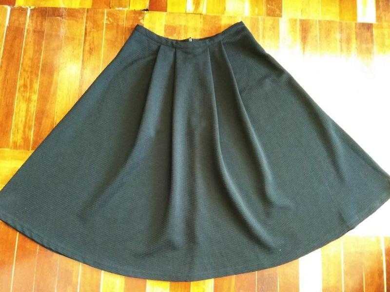 Черная юбка-полусолнце (32 фото)- практичная, удобная, универсальная