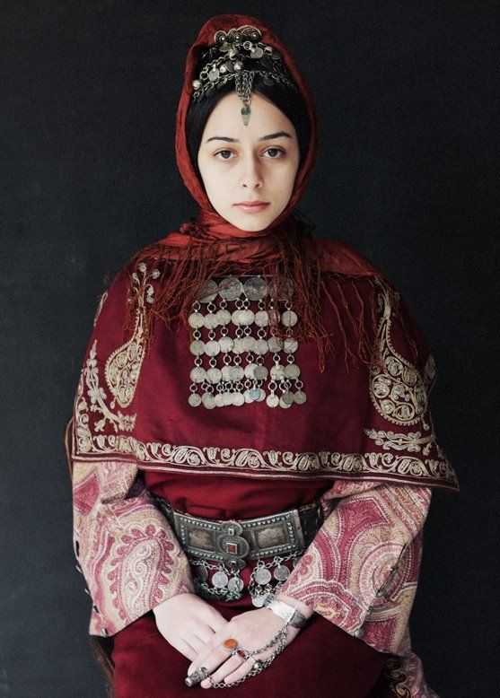 Казахский национальный костюм: особенности и разновидности