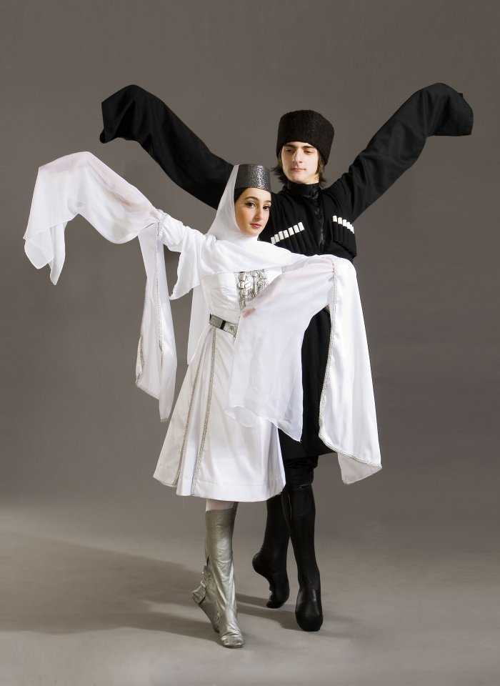 Грузинский национальный костюм: традиционная мужская и женская одежда, головные уборы, свадебное платье