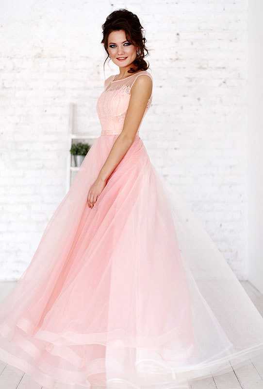 Розовые платья: актуальные модели и фасоны