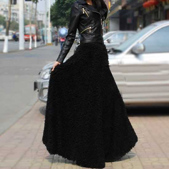 Длинная черная юбка: ваша загадочность станет заметнее