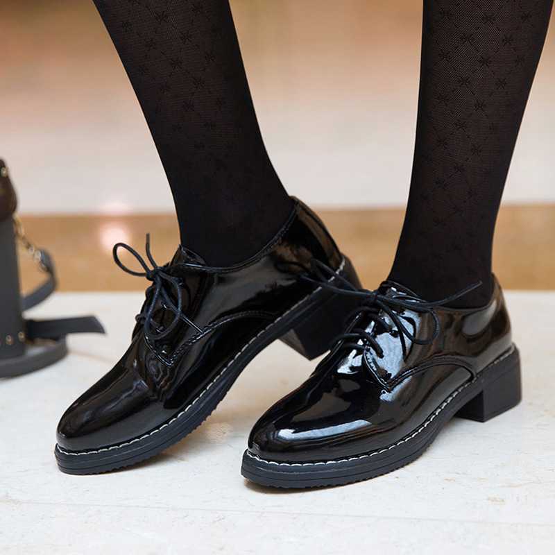 Лакированные ботинки — с чем носить, какие существуют модели