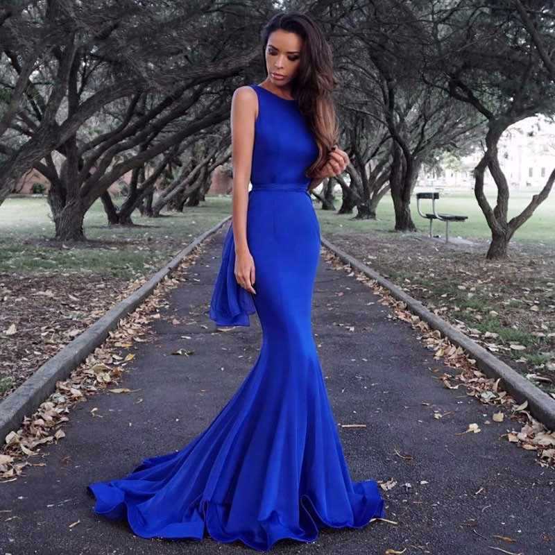 Синее платье: с чем носить, модные фасоны и образы, выбор аксессуаров