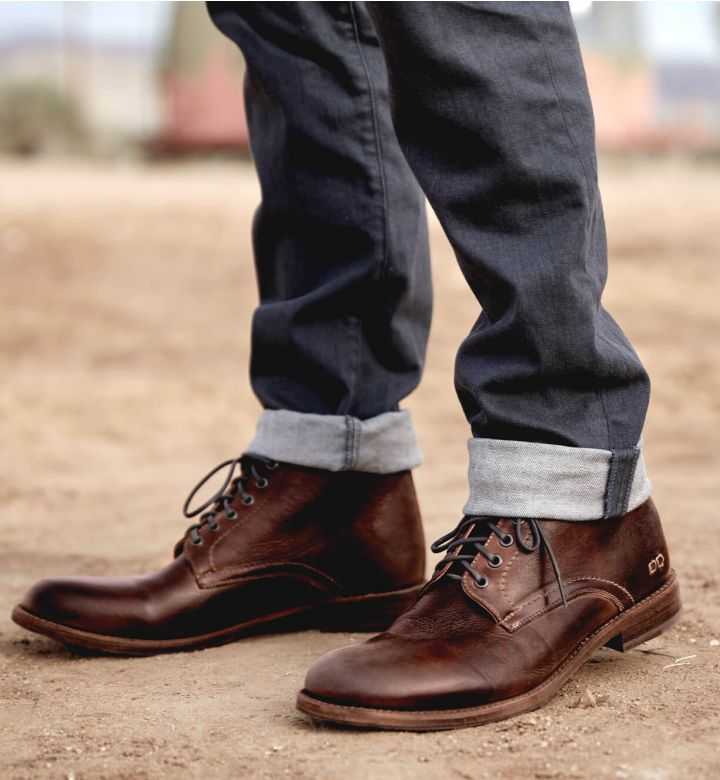 Как носить черные брюки с коричневой обувью